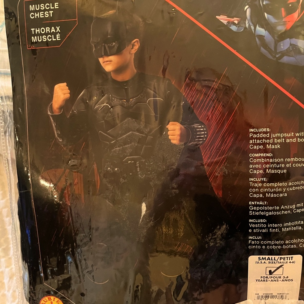 Bat man costume nwt in bag ! Anything marked 10$ and under is 3/for 10$ loves !